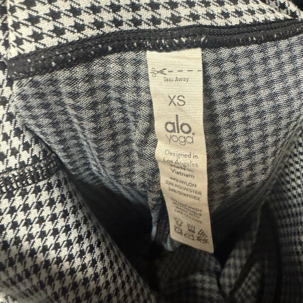 EUC Alo Yoga Black and White Plaid Legging - Picture 2 of 6